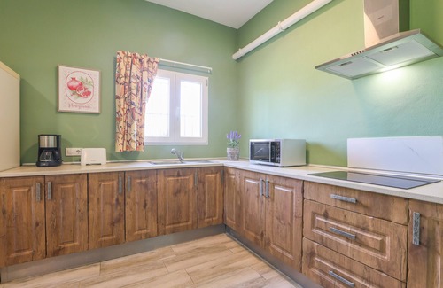 Carmona House | MONTECRISTO 2 - Charming loft with shared pool and free Wi-Fi
