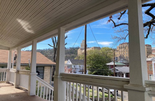 Hot Springs Apartment | Monthly Bathhouse Row Apartment: 1 Month for the Price of 1 Week!