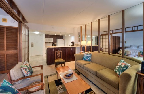 Waikiki Condo | Monthly Ilikai 1142 Ocean/Lagoon/ King Bed, Sofa Bed