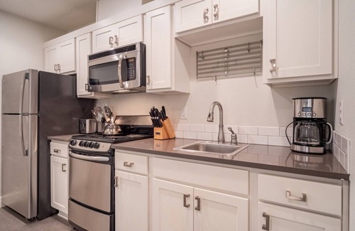 Sabin Apartment | Monthly Rental - Charming Retreat in Alberta Arts District