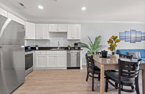 Myrtle Beach Condo | MONTHLY RENTAL - Gorgeous 2 Bedroom Oceanview Condo + Access to Amenities