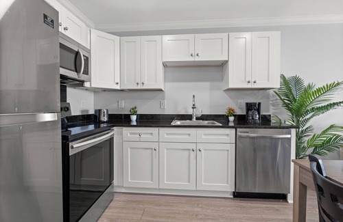 Myrtle Beach Resort | MONTHLY RENTAL - Spacious 2 Bedroom Condo Near Beach w/Ocean View