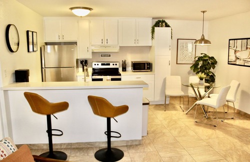 Sherwood Towne Condo | Monthly stays! Updated condo with Camelback views