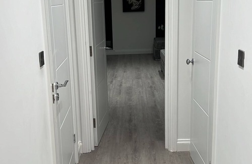 Brentwood Apartment | Monthly & Weekly Discounts - Ideal For Contractors/Families/Relocators