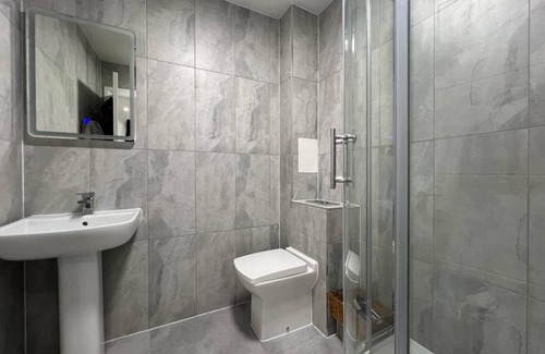 Brentwood Apartment | Monthly & Weekly Discounts - Ideal For Contractors/Families/Relocators