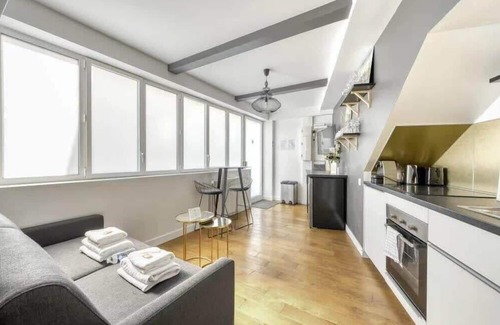 Montmartre Apartment | Montmartre Cozy and bright 1BD with terrace