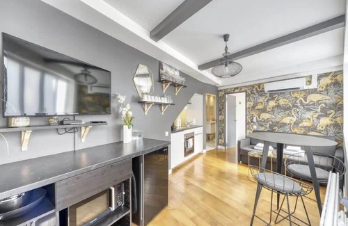 Montmartre Apartment | Montmartre Cozy and bright 1BD with terrace