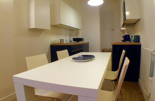 Quartier des Grandes-Carrieres Apartment | Montmartre's Finest: 2BR, 70m², Family-Friendly Stay