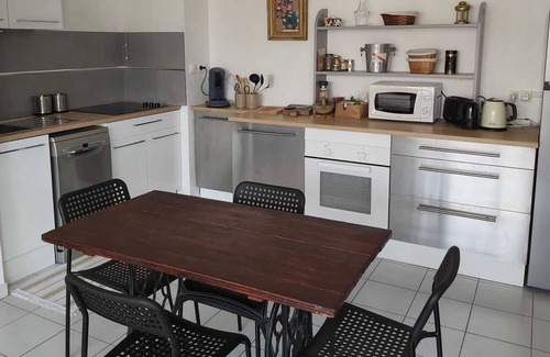 Saint-Martin Apartment | Montpellier Gare St-roch : 2 Chambres, Lumineux à Proximité de Tout