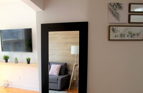 Villeray—Saint-Michel—Parc-Extension Apartment | *MONTREAL | Tropical Apartment | Family's choice