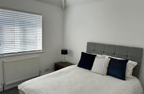 Scunthorpe House | Montrose House 3 bedroom home with Parking