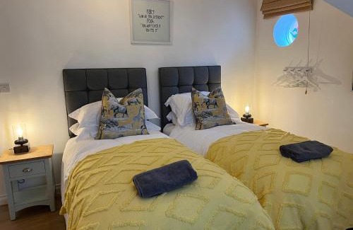 Exmouth House | Monty Cottage, Exmouth Coastal Boutique House