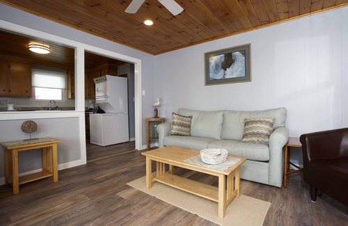 Ogunquit - Wells Cottage | Moody Beach Rentals Pet Friendly! UNIT Turtle