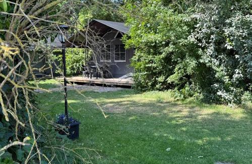 Anna Paulowna Other | Mooie ruime 4 persoons glampingtent op kleine rustige camping