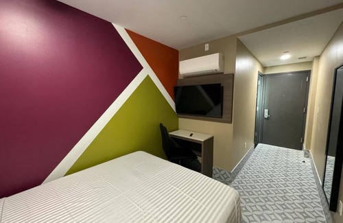 Brownsville Hotel | Moon Hotel Brooklyn
