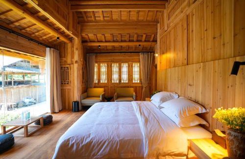 Rongjiang Hotel | Moon Mountain Residence Dali Life Homestay
