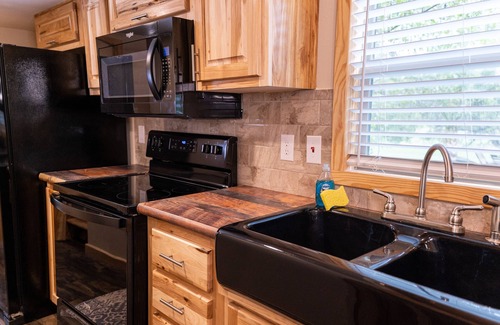 Satin Cabin | Moon River Ranch