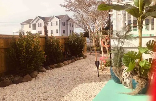 Villas Cottage | Moondoggies Digs Coastal Beach Cottage