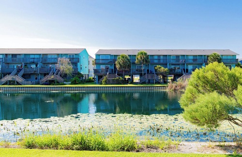Pensacola Beach House | Moonlight Beach Studio | Easy Beach Access!