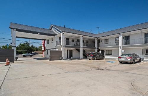 Northside Hotel | Moonlight Inn - Houston I-45 & Airline