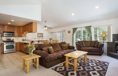 Tahoe Valley Condo | Moonlight Ridge - 30+ Day Vacation Home Rental