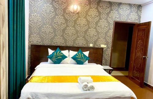 Daun Penh Hotel | Moonlight Villa
