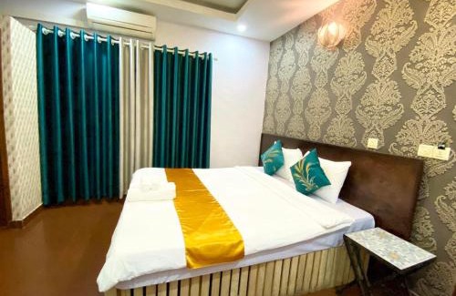 Daun Penh Hotel | Moonlight Villa