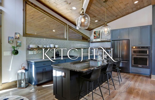 Ellijay House | *Moonlight Waters Lodge*Lux|CreekFront|HotTub|Game