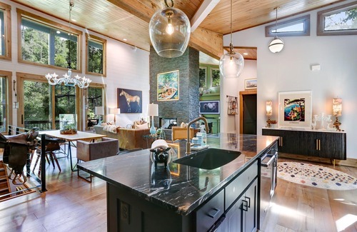 Ellijay House | *Moonlight Waters Lodge*Lux|CreekFront|HotTub|Game