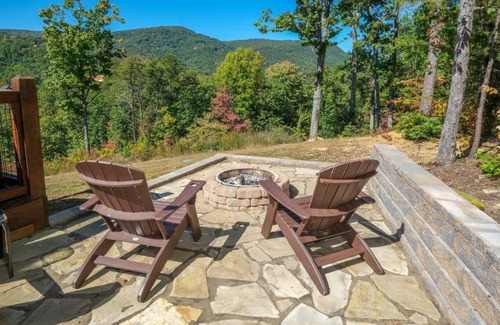 Gatlinburg - Pigeon Forge Villa | Moonlit Lodge