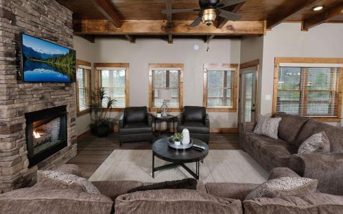 Gatlinburg - Pigeon Forge Villa | Moonlit Lodge