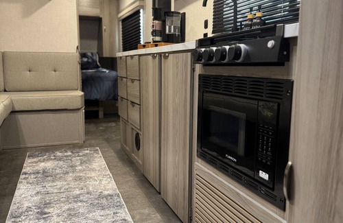 Spring Branch RV Rental | Moonlite Wolf RV: King, Bunks, Fire Pit & Outdoor!