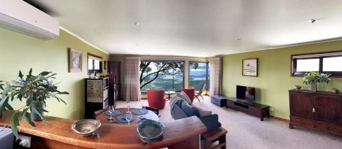 Mount Victoria House | Moonya Lodge