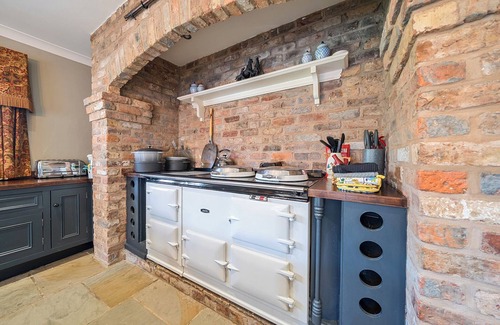 Poulton-le-Fylde Cottage | MOOR END MANOR, family friendly, luxury holiday cottage in Stalmine