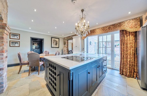 Poulton-le-Fylde Cottage | MOOR END MANOR, family friendly, luxury holiday cottage in Stalmine