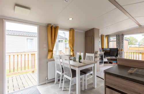 Malton Cabin | Moorhen Lodge - Hot Tub