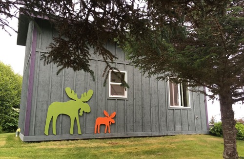 Homer Cottage | Moose Den Highliner House Cottage High Atop West Hill, Amazing View!