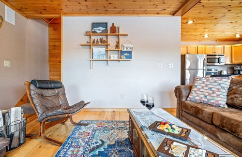 Bethel House | Moose Lane Chalet| Mtn Views&HotTub/Dogs OK|Slps13