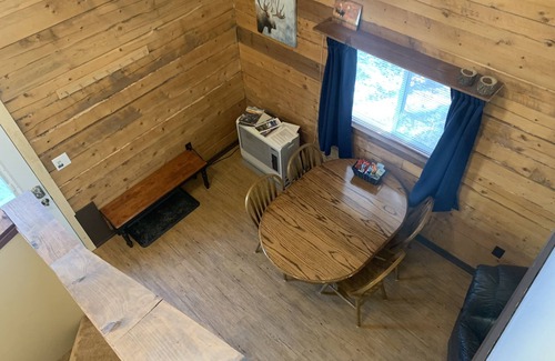 North Pole Cabin | Moose Tracks Cabin in North Pole, Alaska