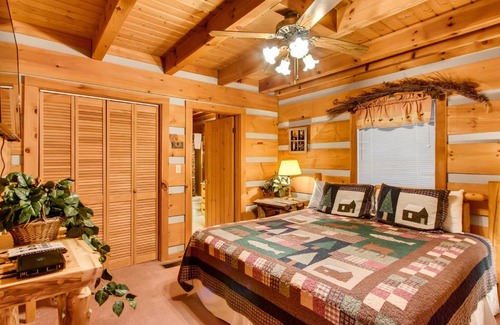 Gatlinburg - Pigeon Forge House | Moose Tracks Cabin