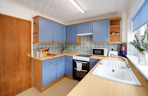 Port Isaac House | Mor Gwyns Port Isaac - sleeps 6 + parking & welcome dogs