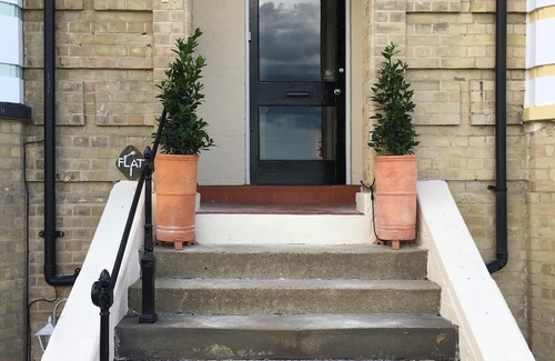 Lowestoft Apartment | Moray Seaview is a Suffolk coast beach apartment with uninterrupted seaviews