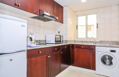 Bur Dubai Apartment | Mordern1 Bedroom Apartment close to BurJuman Mall Bur Dubai