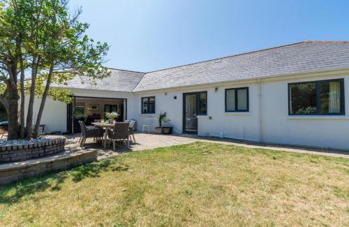 Trevone House | Morlanar