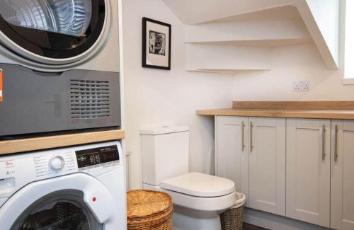 Bonar Bridge Apartment | Morningside long term rental home