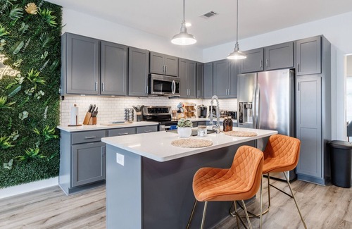 Dunean Apartment | Moroccan Boho Retreat: KING Beds! Close to Downtown! FAST WIFI + Shared Backyard