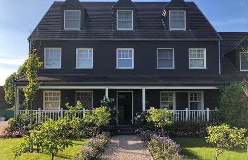 Waardamme Bed & Breakfast | Morris Coffee & Crafts