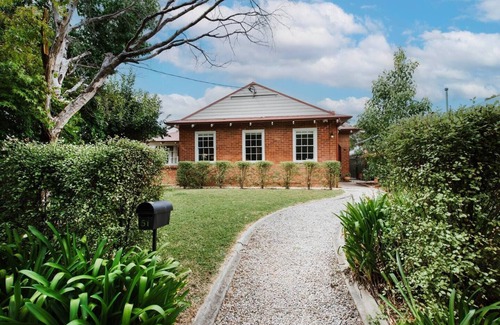 Central Mudgee House | Mortimer Gardens Country Charm in Heart of Mudgee