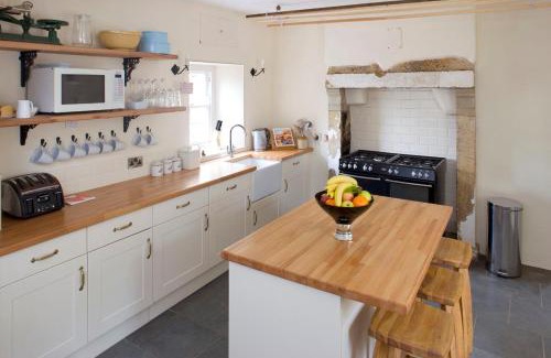 Masham House | Morton House and The Stable Block Masham - Adjoining holiday cottages for singles, couples and large groups
