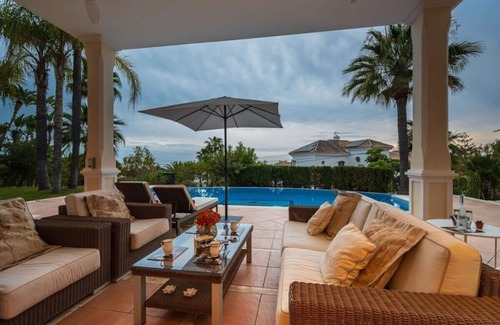 Urbanizacion el Rosario Villa | Moscu 13 Comfortable holiday residence